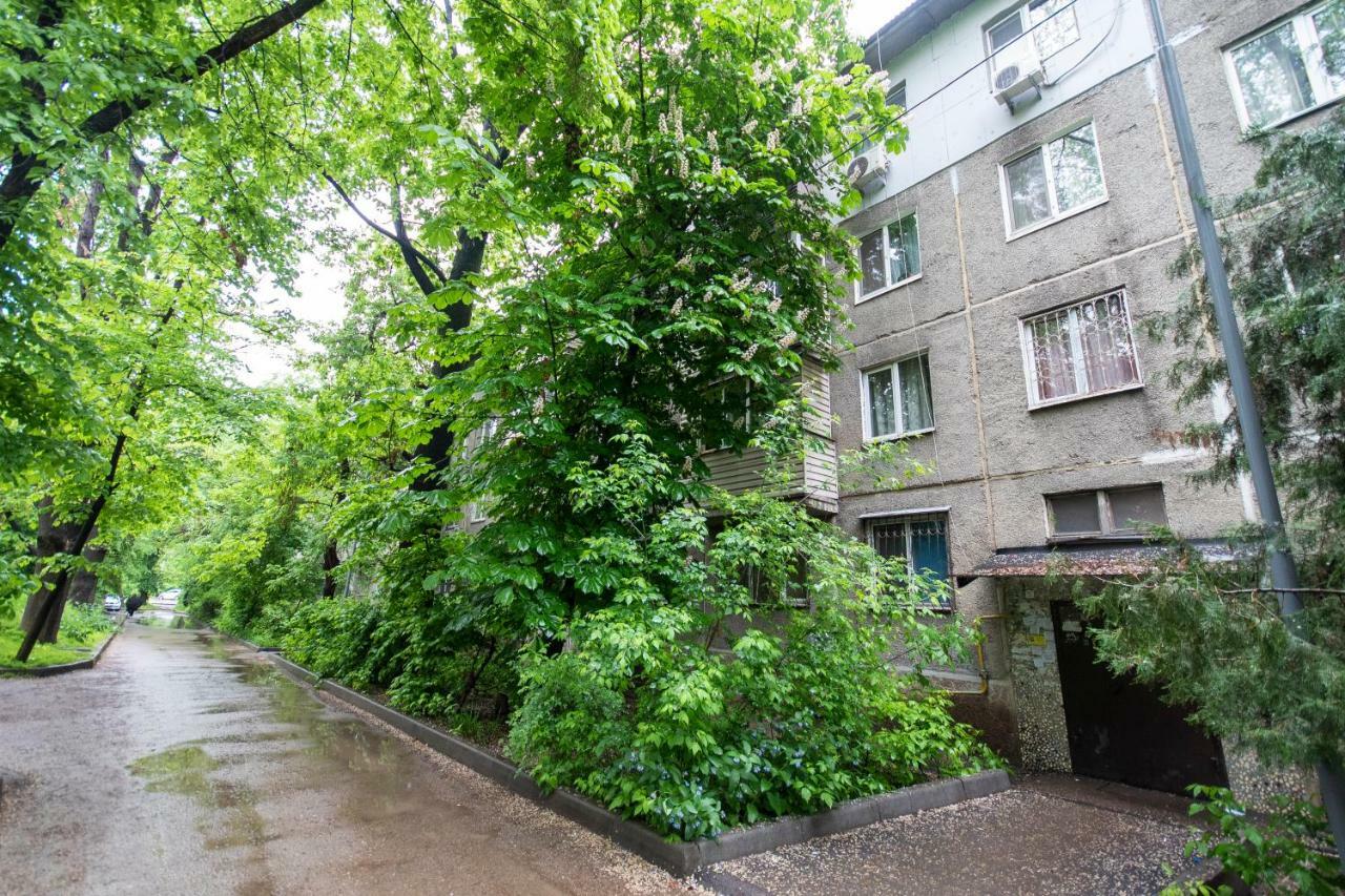 Cozy, Clean Apartment In Almaly District Exterior photo